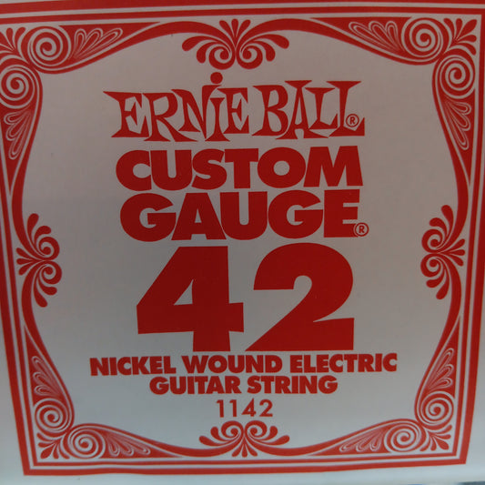 Cuerdas individuales de calibre personalizado Ernie Ball entorchadas en níquel 1142/42
 Indicador