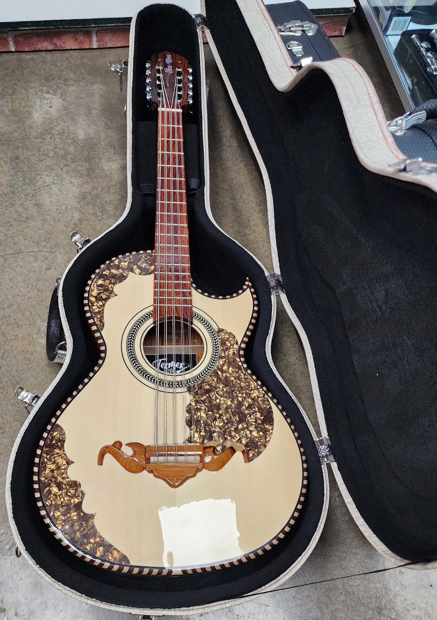 Tex-Mex Bajo Quinto - Palo Escrito back & sides - Sitka Spruce Top - FREE custom case included!