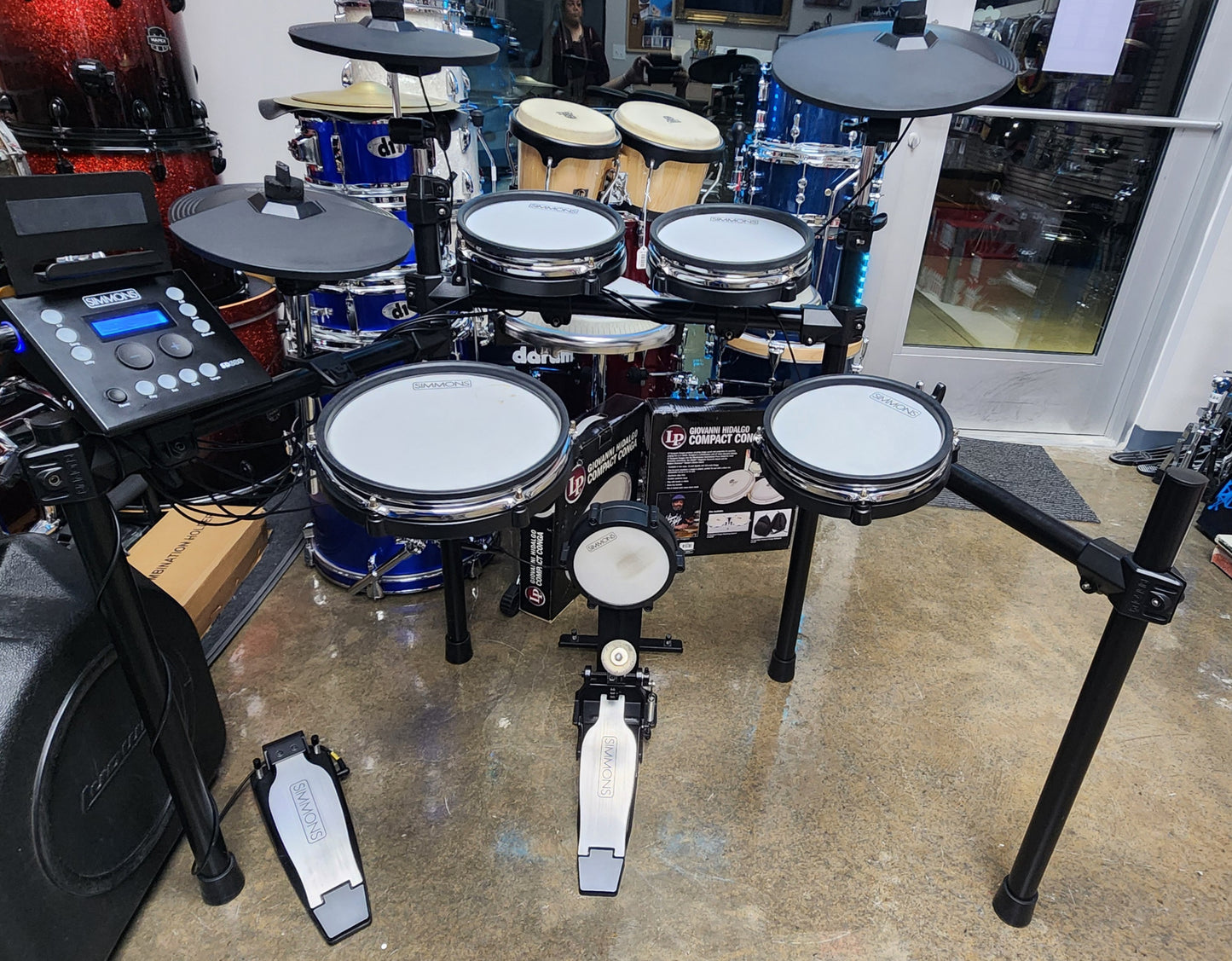 SD600
ELECTRONIC DRUM KIT WITH MESH HEADS + FREE SANTANA WIRES STUDIO HEADPHONES!!