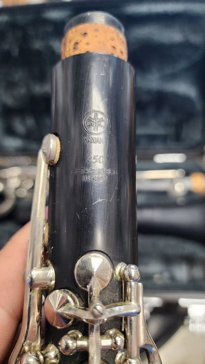 Yamaha YCL-250 Bb Clarinet - Wooden - Student Model w/ Case