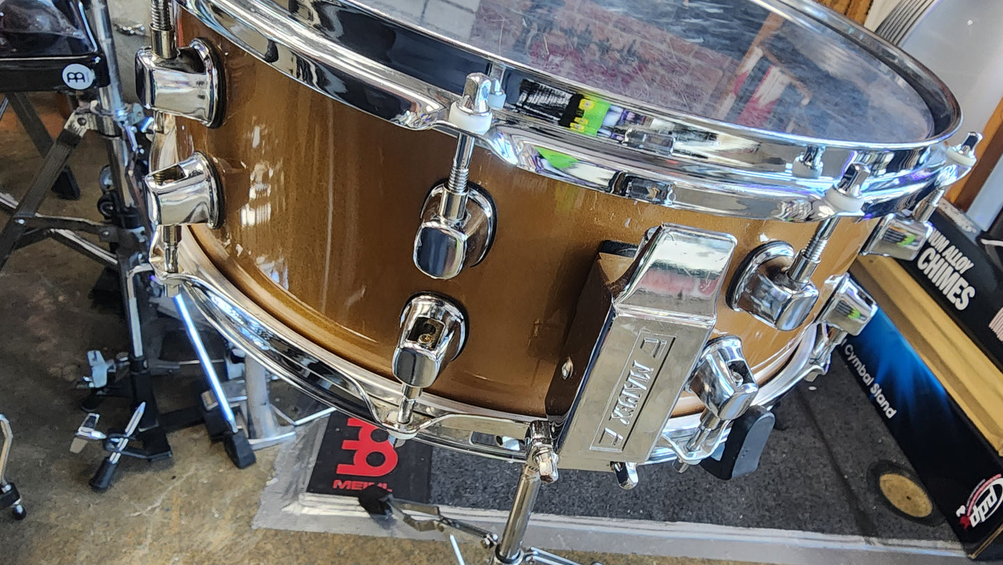 Caja MAPEX RARE Millennium Edition 14x5.5 dorada